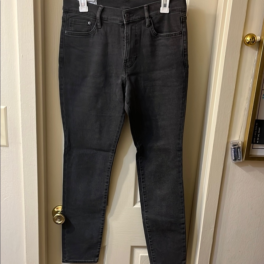 Stylish Black Skinny Jeans